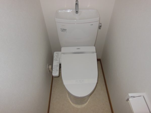 トイレ　洗浄機能付便座あり
